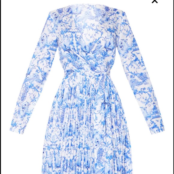 Long Sleeve Pleated Midi Dress 